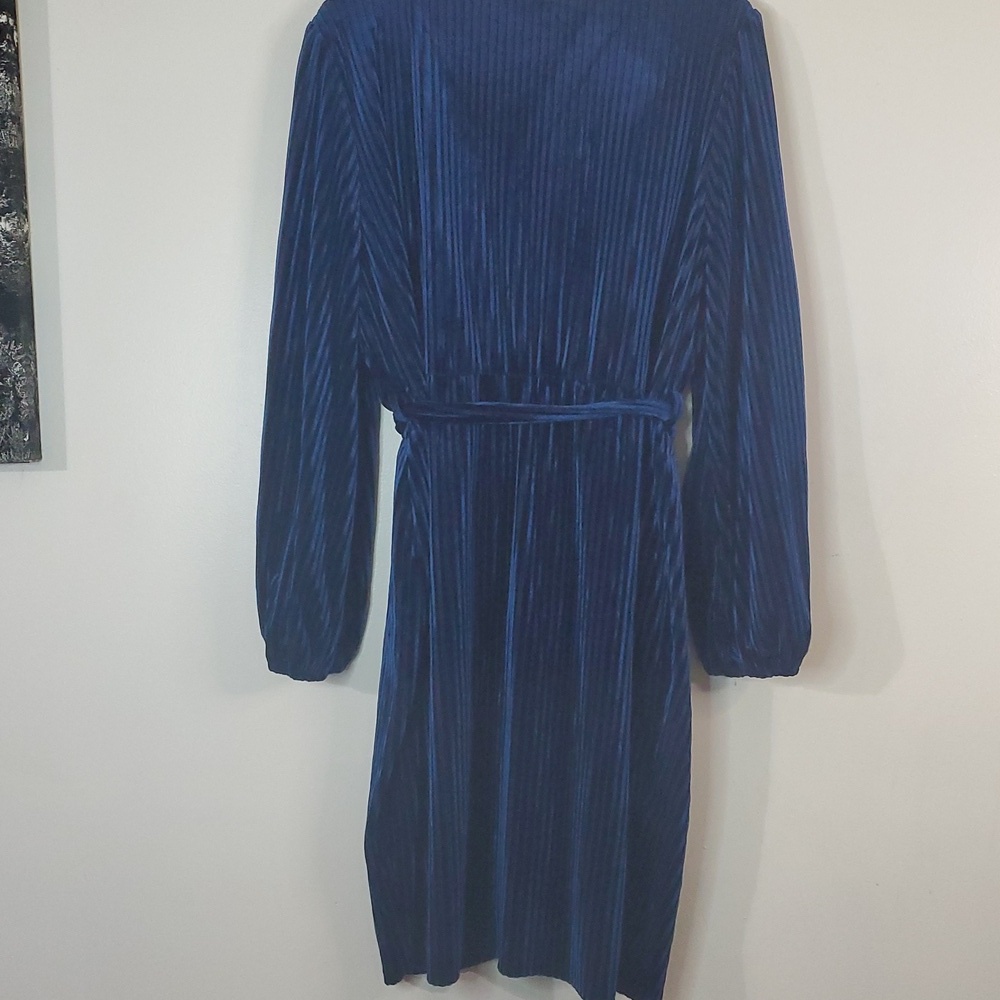 Simplee Longsleeve Mini Dress Size Large Velvet Blue Belted Faux Wrap Cocktail - Picture 11 of 14